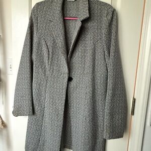 Valia Women's Black and White Houndstooth Blazer